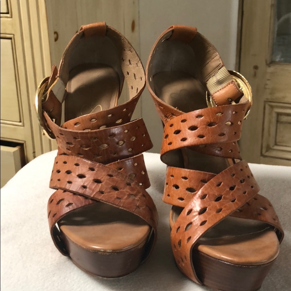 Platform strapped heel